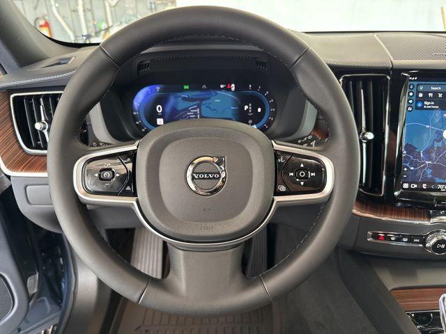 new 2025 Volvo XC60 car, priced at $60,660