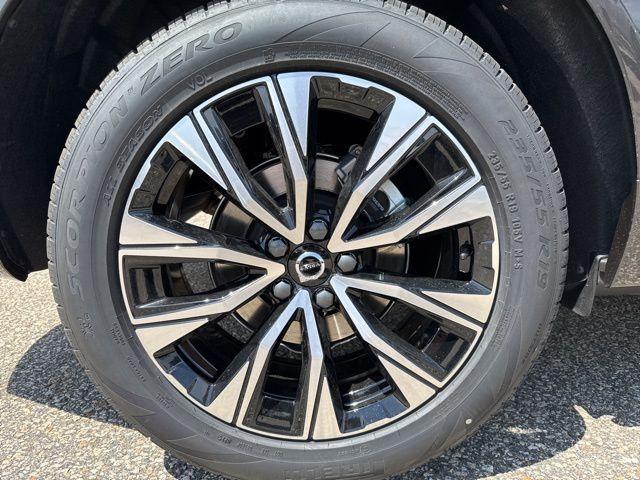 new 2025 Volvo XC60 car, priced at $54,410