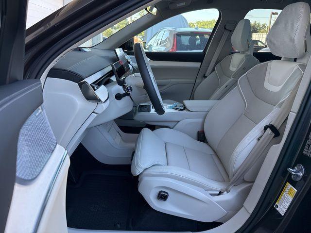 new 2025 Volvo EX90 car, priced at $91,235