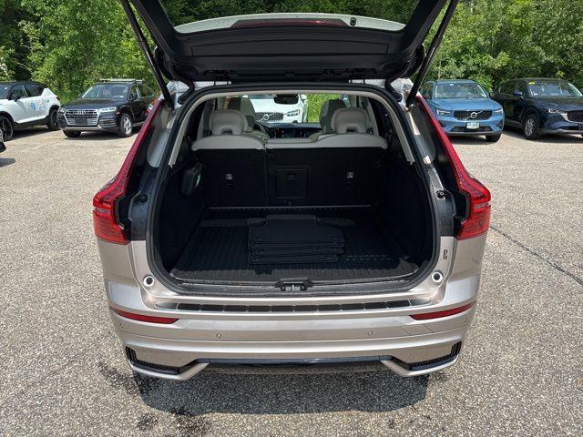 new 2025 Volvo XC60 car, priced at $55,360
