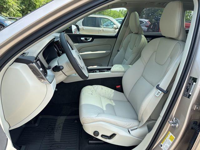 new 2025 Volvo XC60 car, priced at $55,360