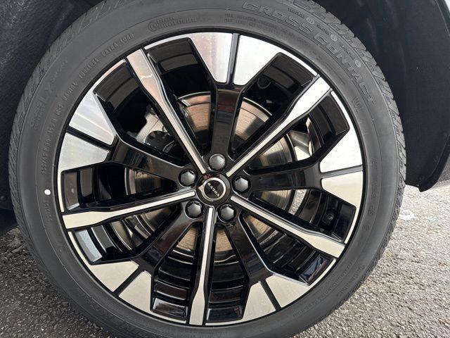 new 2026 Volvo XC60 Plug-In Hybrid car, priced at $69,285