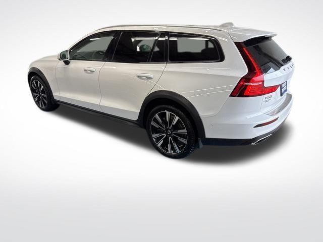 used 2022 Volvo V60 Cross Country car, priced at $37,902
