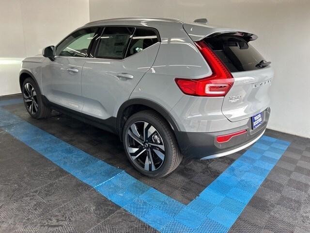 new 2025 Volvo XC40 car, priced at $51,595