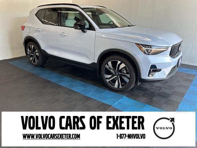 new 2025 Volvo XC40 car