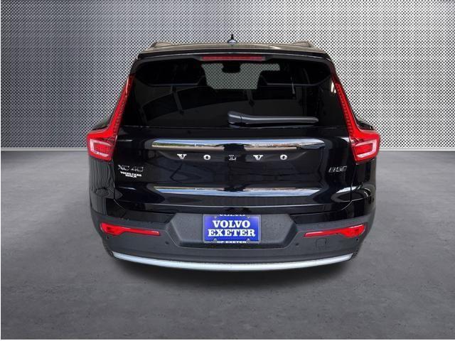 new 2025 Volvo XC40 car