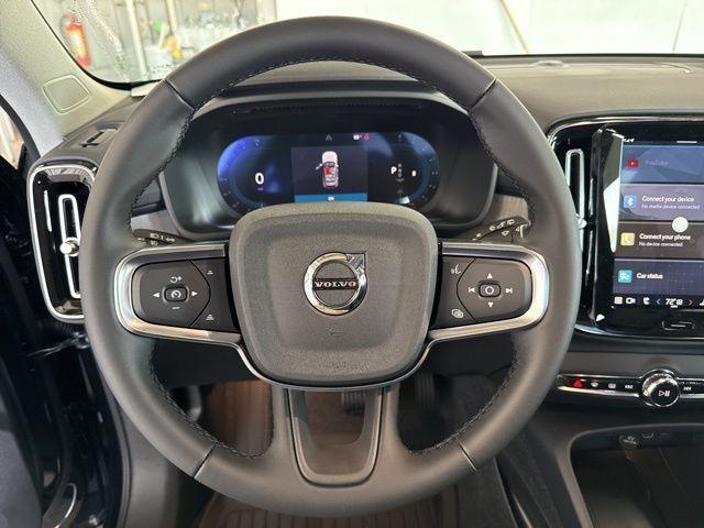 new 2025 Volvo XC40 car