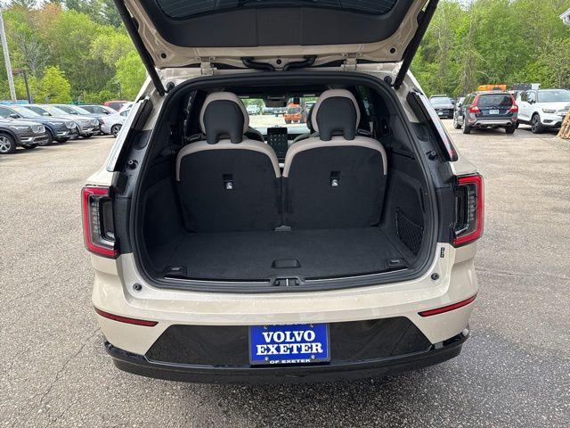 new 2025 Volvo EX90 car, priced at $90,190