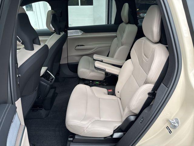 new 2025 Volvo EX90 car, priced at $90,190