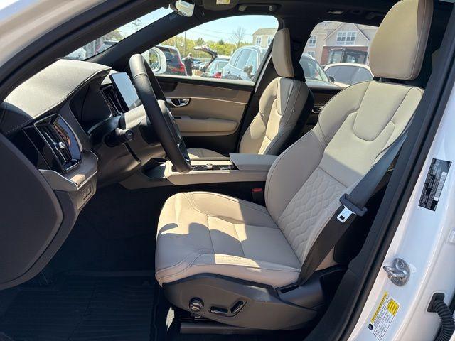 new 2025 Volvo XC90 Plug-In Hybrid car, priced at $78,805