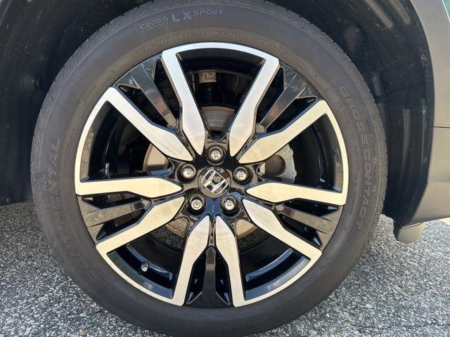 used 2022 Honda Pilot car, priced at $36,999