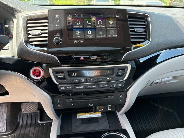 used 2022 Honda Pilot car, priced at $36,999