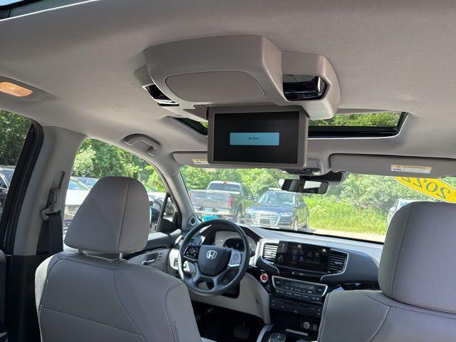 used 2022 Honda Pilot car, priced at $36,999