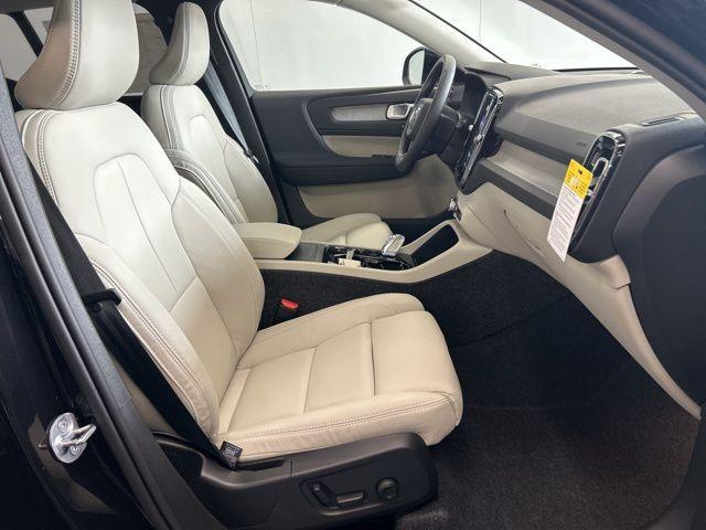 new 2025 Volvo XC40 car, priced at $47,335