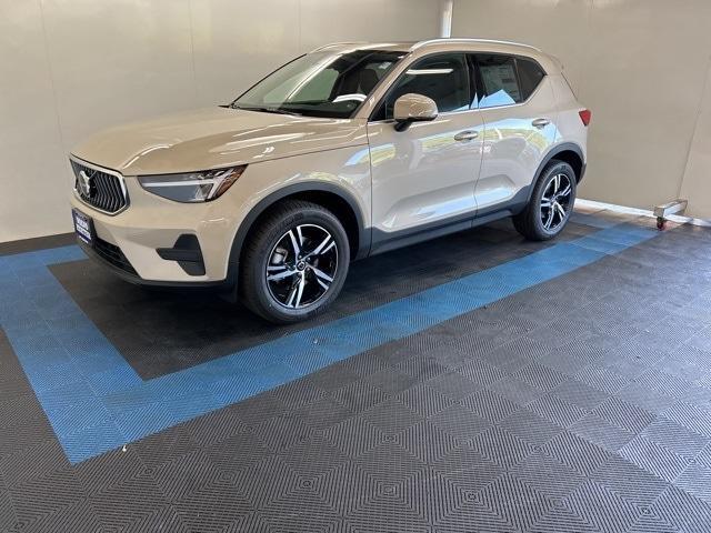 new 2025 Volvo XC40 car, priced at $45,665