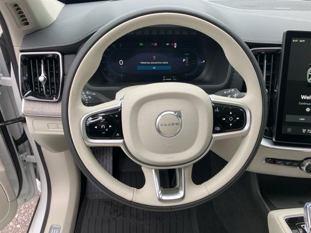 new 2025 Volvo XC90 Plug-In Hybrid car