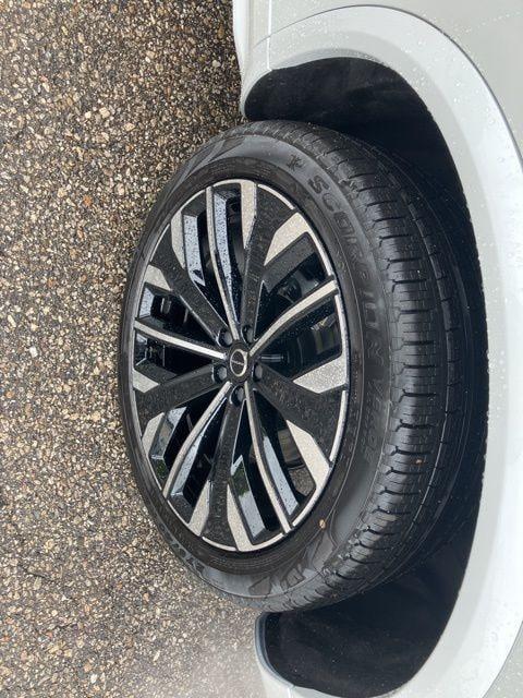 new 2025 Volvo XC90 Plug-In Hybrid car