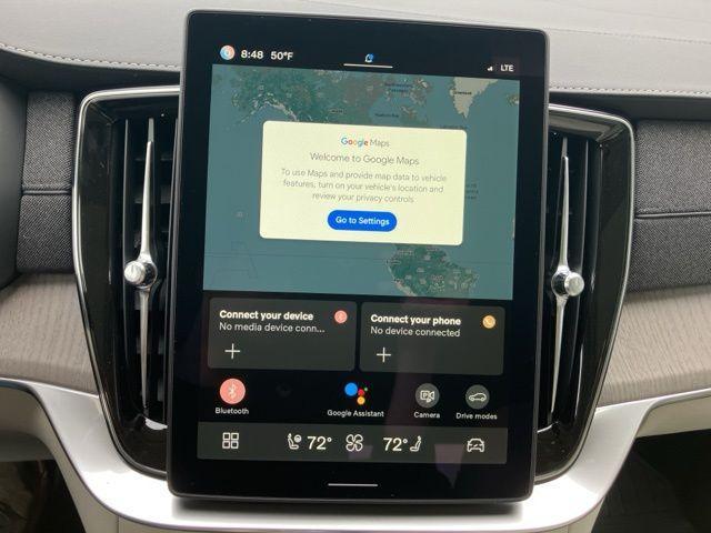 new 2025 Volvo XC90 Plug-In Hybrid car