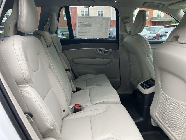 new 2025 Volvo XC90 Plug-In Hybrid car