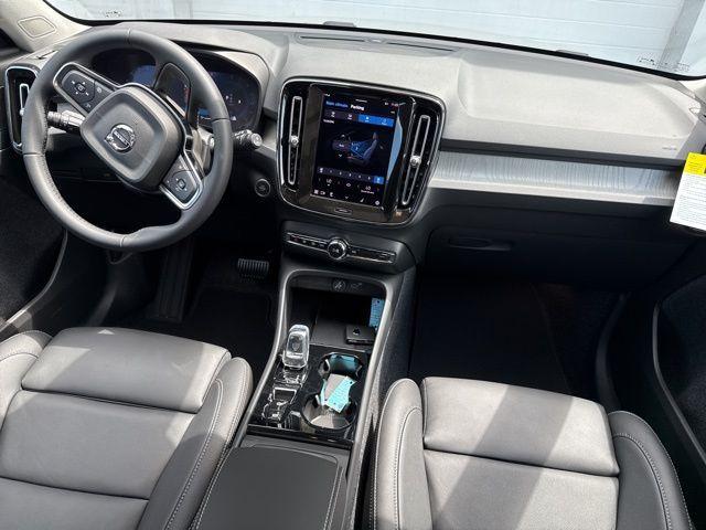 new 2025 Volvo XC40 car, priced at $51,145