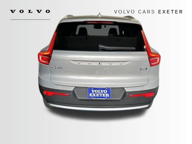 new 2025 Volvo XC40 car, priced at $51,060