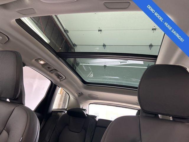 new 2025 Volvo XC60 car, priced at $56,550