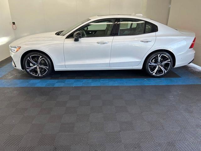 new 2024 Volvo S60 car, priced at $45,495