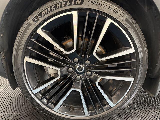 used 2021 Volvo XC40 car, priced at $27,599