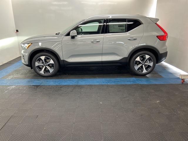 new 2025 Volvo XC40 car, priced at $46,015