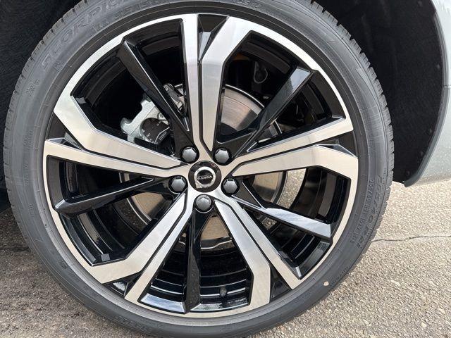 new 2025 Volvo XC60 Plug-In Hybrid car, priced at $71,510