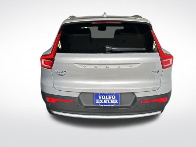 new 2025 Volvo XC40 car
