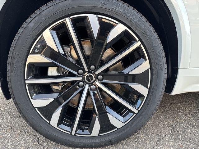 new 2025 Volvo XC90 Plug-In Hybrid car, priced at $82,405