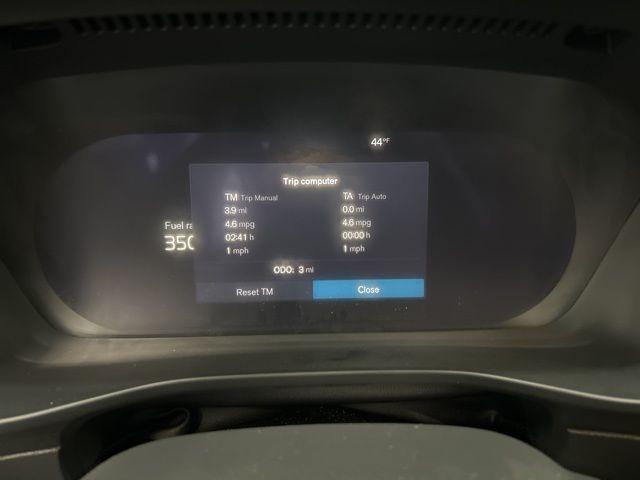 new 2025 Volvo XC40 car, priced at $47,790