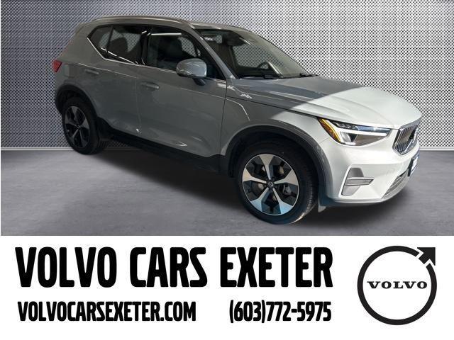 new 2025 Volvo XC40 car