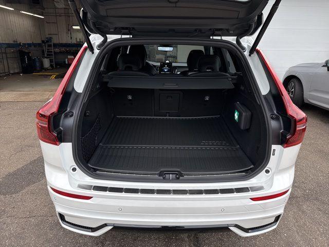 new 2026 Volvo XC60 Plug-In Hybrid car, priced at $85,065
