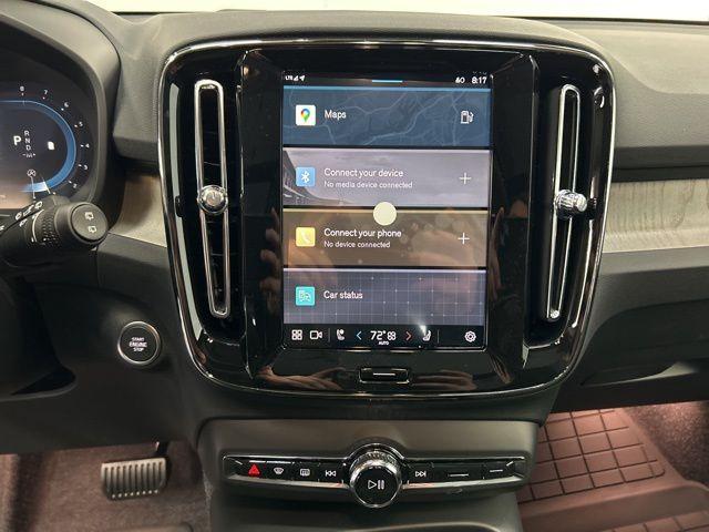 new 2025 Volvo XC40 car
