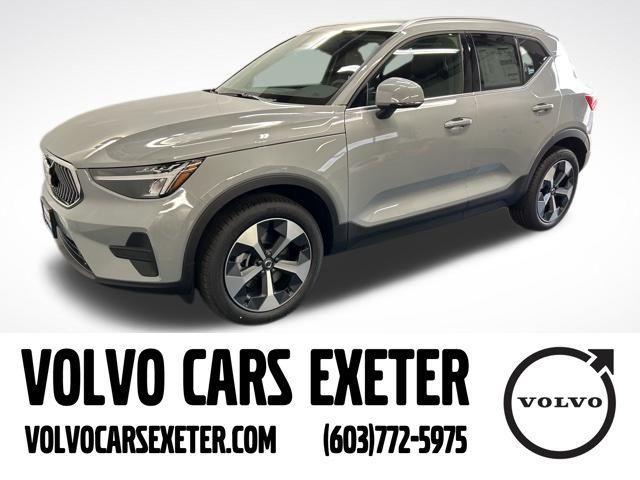 new 2025 Volvo XC40 car