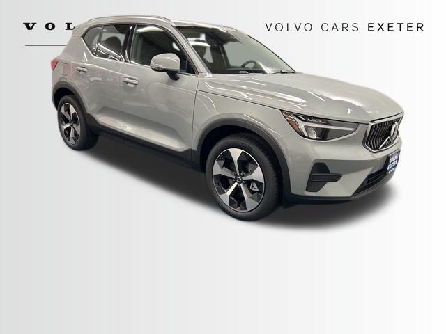 new 2025 Volvo XC40 car, priced at $46,035
