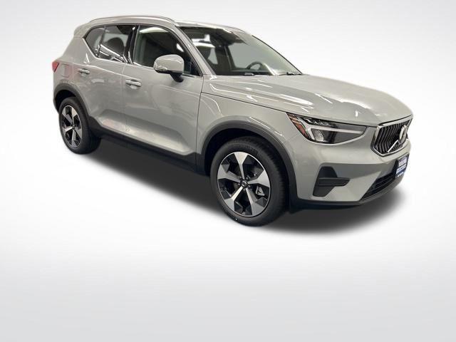 new 2025 Volvo XC40 car, priced at $46,035