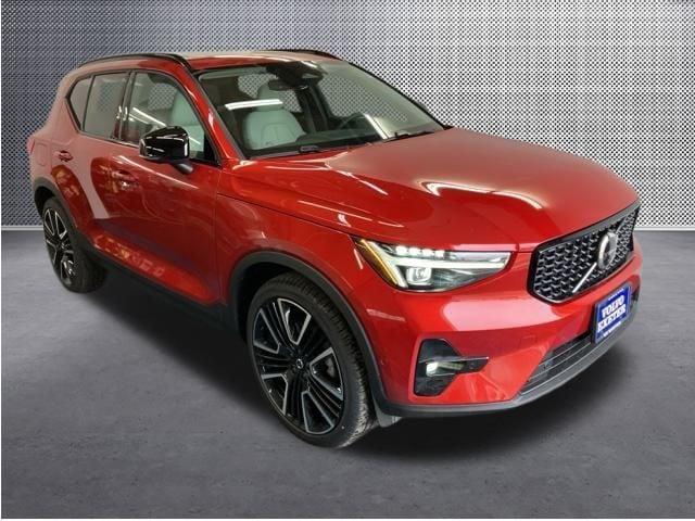 new 2025 Volvo XC40 car, priced at $54,085