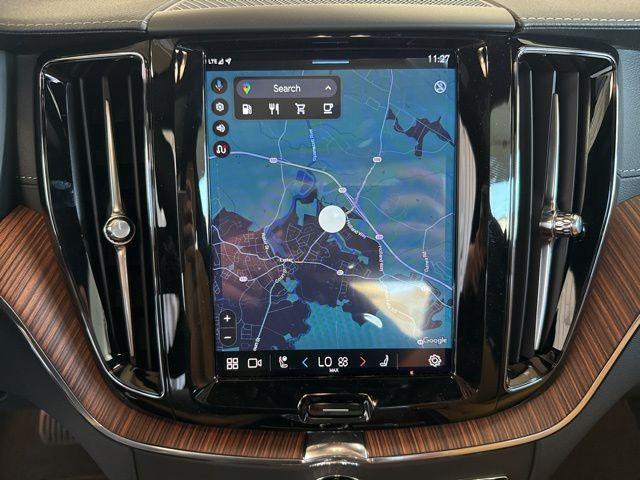 new 2025 Volvo XC60 car