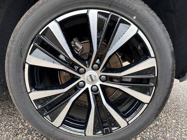 used 2025 Volvo XC60 car, priced at $40,604