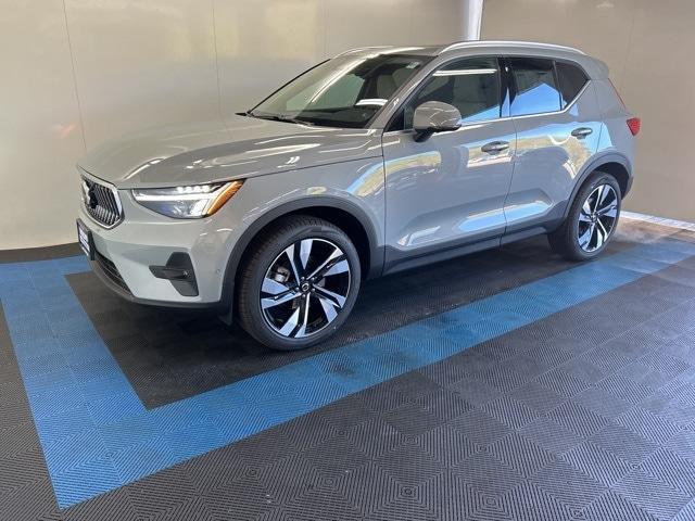 new 2024 Volvo XC40 car, priced at $50,220