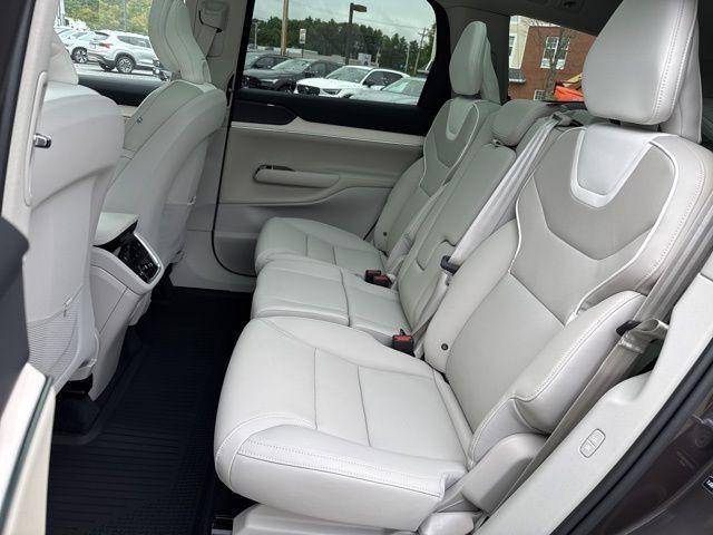 new 2025 Volvo EX90 car, priced at $84,040