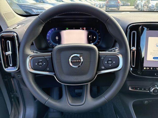 new 2025 Volvo XC40 car, priced at $50,235