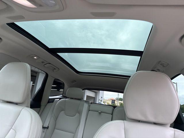 used 2022 Volvo XC60 car, priced at $39,987