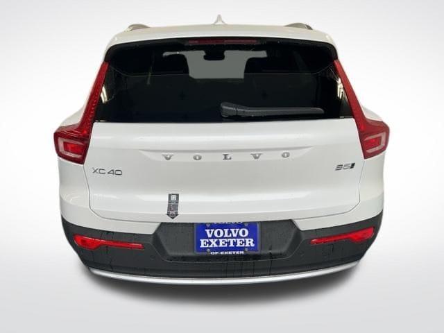 new 2025 Volvo XC40 car, priced at $45,015