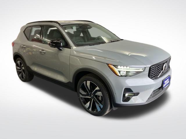 new 2025 Volvo XC40 car, priced at $50,235