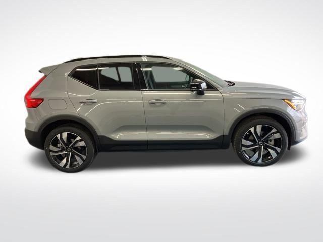 new 2025 Volvo XC40 car, priced at $50,235