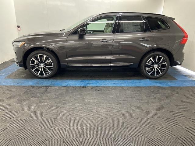 new 2025 Volvo XC60 car